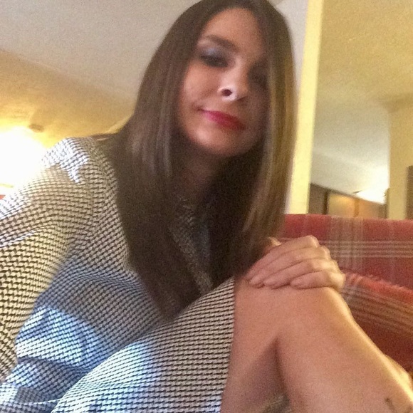 Meet your Posher, Trista - Picture 6 of 8